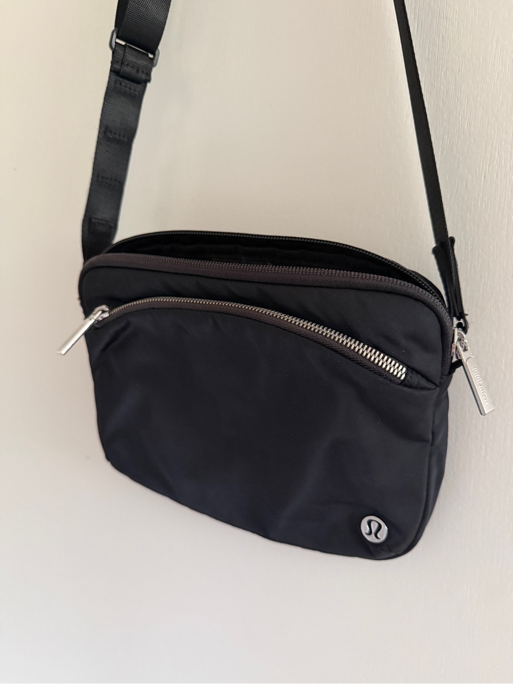 Lululemon City Adventurer Crossbody Bag - Picture 3 of 7